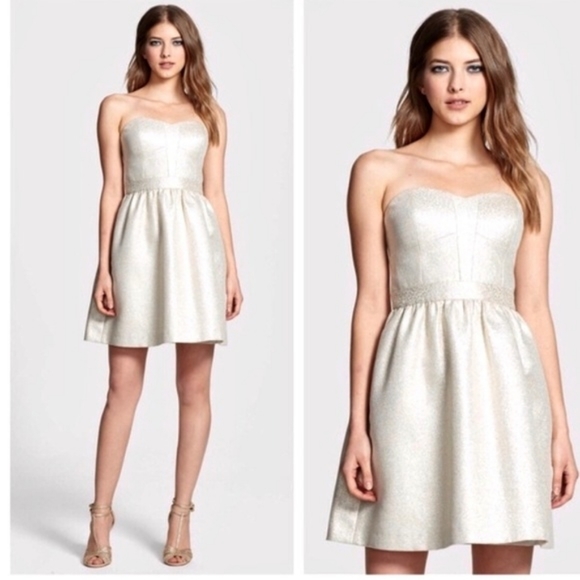 Aidan Mattox Dresses & Skirts - Strapless metallic silver party dress